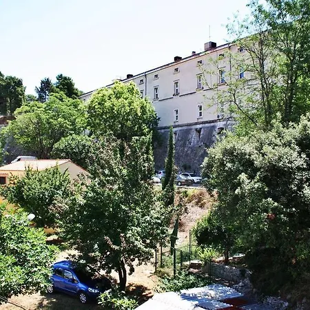 Puljic 3*